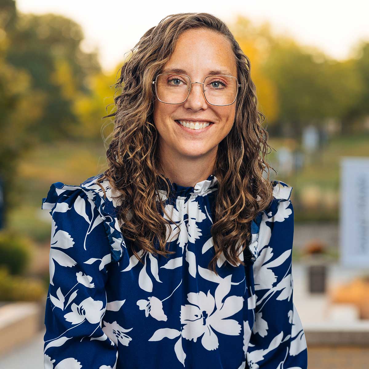 Headshot image of Jennifer Stolz.