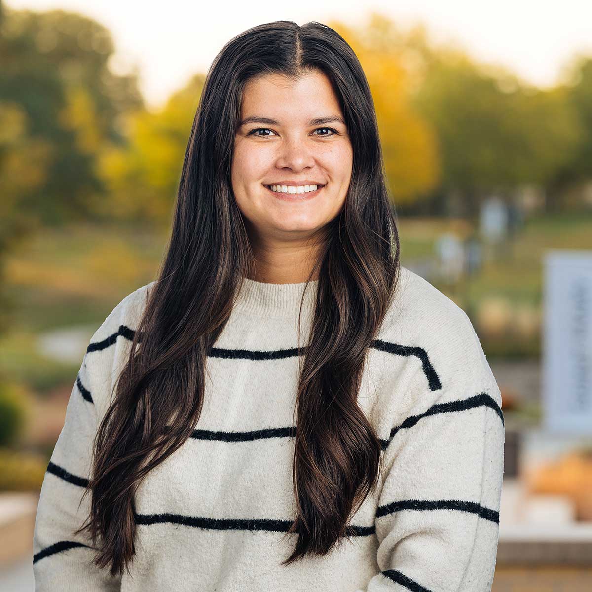 Headshot image of Veronica Thompson,