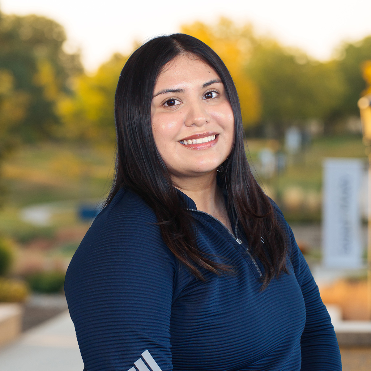 Headshot image of Yasmin Alvarado.
