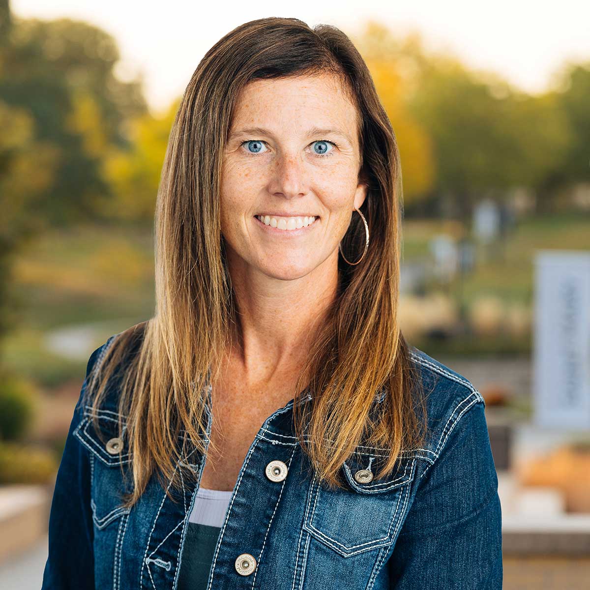 Headshot image of Amber Stoltenberg.