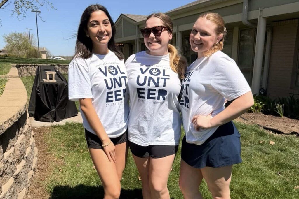 Spirit of Service student volunteers