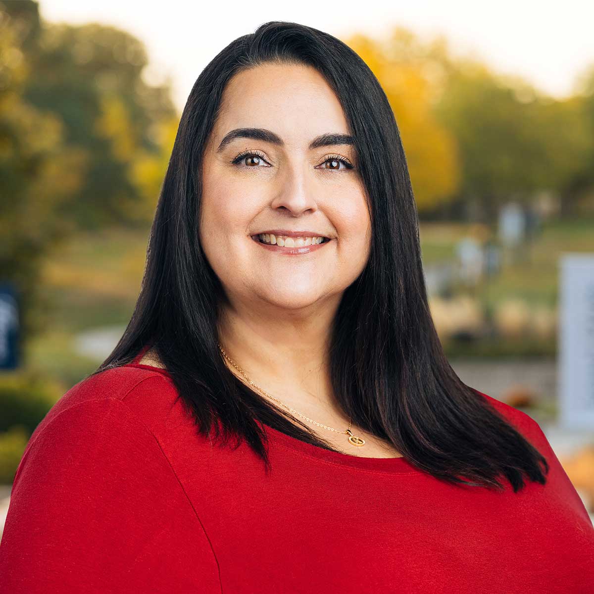 Headshot image of Kim Favara.